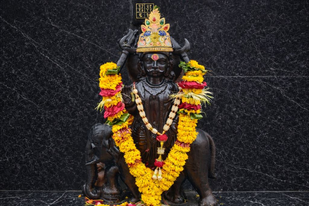 Shani Temple Features